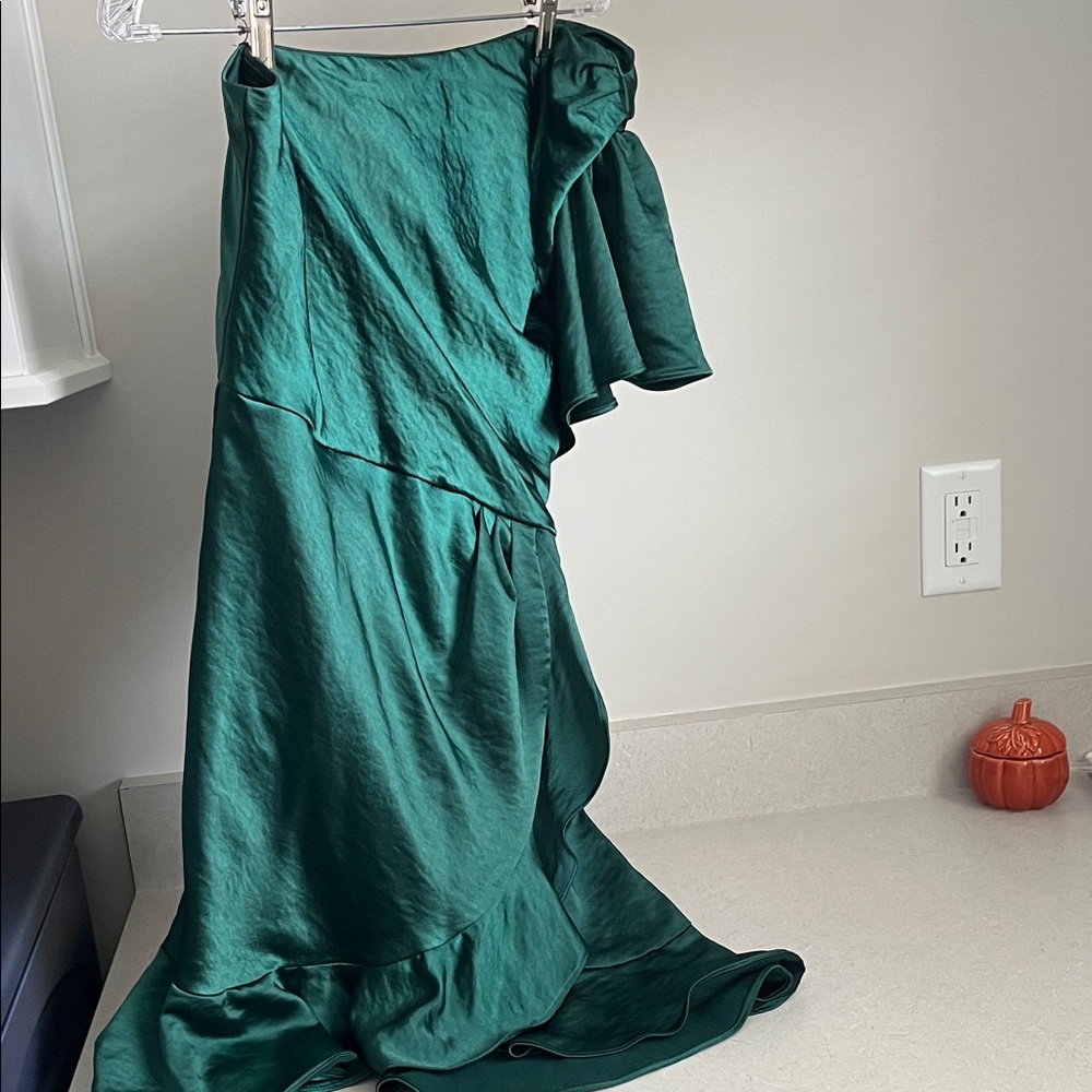 Skies Are Blue Emerald Green Garment